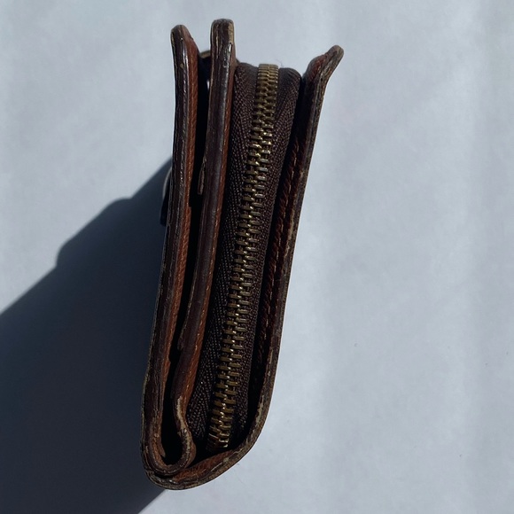 AUTHENTIC PRELOVED LOUIS VUITTON COMPACT MONOGRAM CANVAS WALLET  zipper brown - Picture 13 of 15
